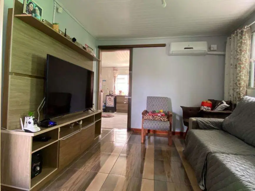 Casa com 3 quartos à venda, 100m2 em Centro, Charqueadas - RS - imagem 3 Foto 3 de Casa com 3 quartos à venda, 100m2 em Centro, Charqueadas - RS
