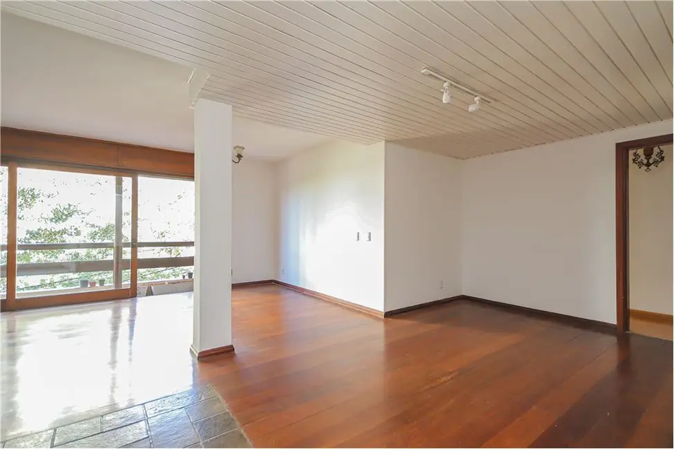 Apartamento com 3 quartos à venda, 135m2 em Higienópolis, Porto Alegre - RS - imagem 3 Foto 3 de Apartamento com 3 quartos à venda, 135m2 em Higienópolis, Porto Alegre - RS