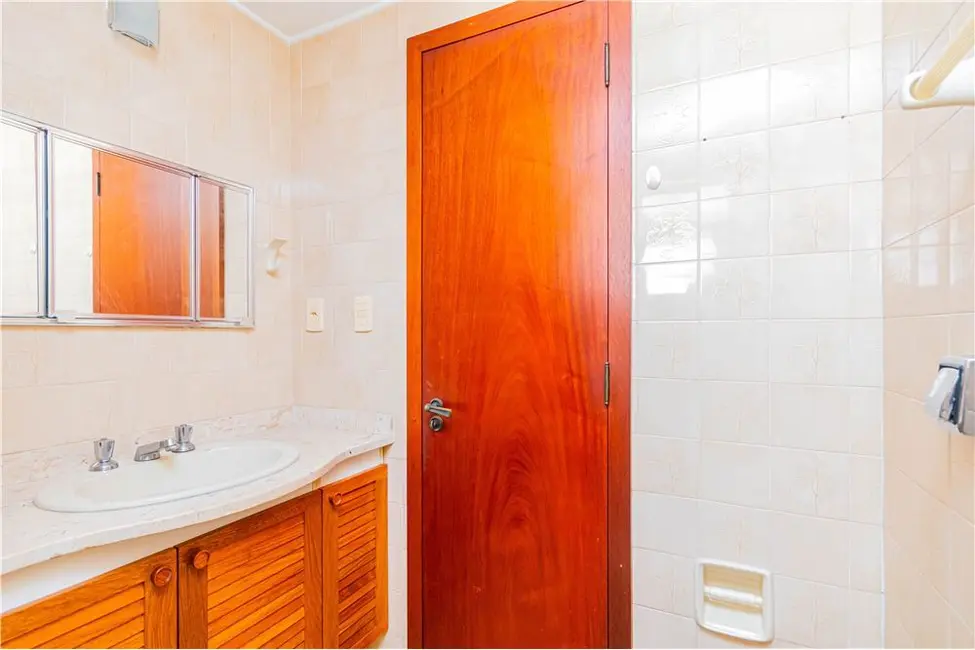 Apartamento com 2 quartos à venda, 89m2 em Auxiliadora, Porto Alegre - RS - imagem 6 Foto 6 de Apartamento com 2 quartos à venda, 89m2 em Auxiliadora, Porto Alegre - RS