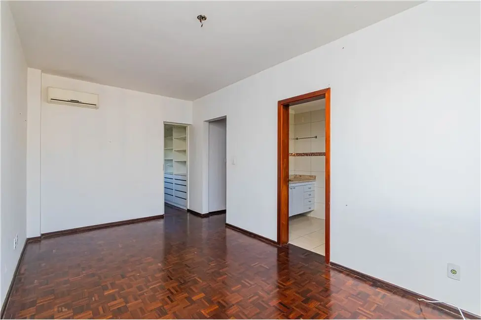 Apartamento com 2 quartos à venda, 89m2 em Auxiliadora, Porto Alegre - RS - imagem 7 Foto 7 de Apartamento com 2 quartos à venda, 89m2 em Auxiliadora, Porto Alegre - RS