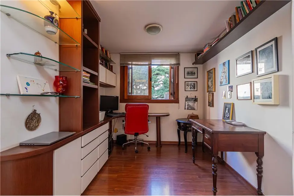 Apartamento com 2 quartos à venda, 143m2 em Rio Branco, Porto Alegre - RS - imagem 9 Foto 9 de Apartamento com 2 quartos à venda, 143m2 em Rio Branco, Porto Alegre - RS