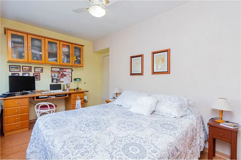 Apartamento com 2 quartos à venda, 80m2 em Menino Deus, Porto Alegre - RS - imagem 9 Foto 9 de Apartamento com 2 quartos à venda, 80m2 em Menino Deus, Porto Alegre - RS