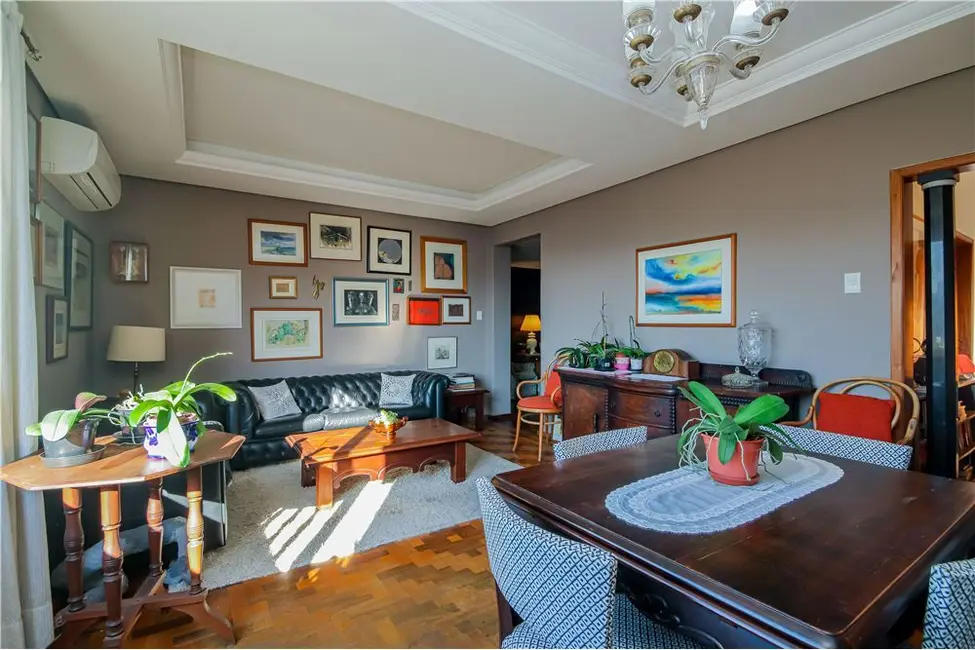 Apartamento com 2 quartos à venda, 101m2 em Rio Branco, Porto Alegre - RS - imagem 3 Foto 3 de Apartamento com 2 quartos à venda, 101m2 em Rio Branco, Porto Alegre - RS