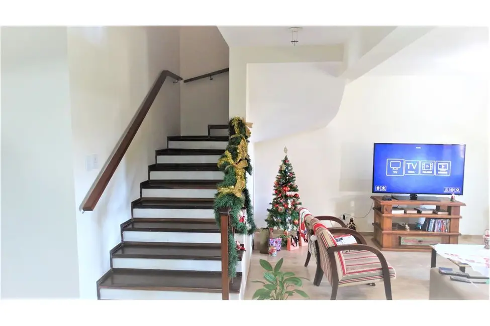 Casa à venda, 317m2 em Nonoai, Porto Alegre - RS - imagem 4 Foto 4 de Casa à venda, 317m2 em Nonoai, Porto Alegre - RS