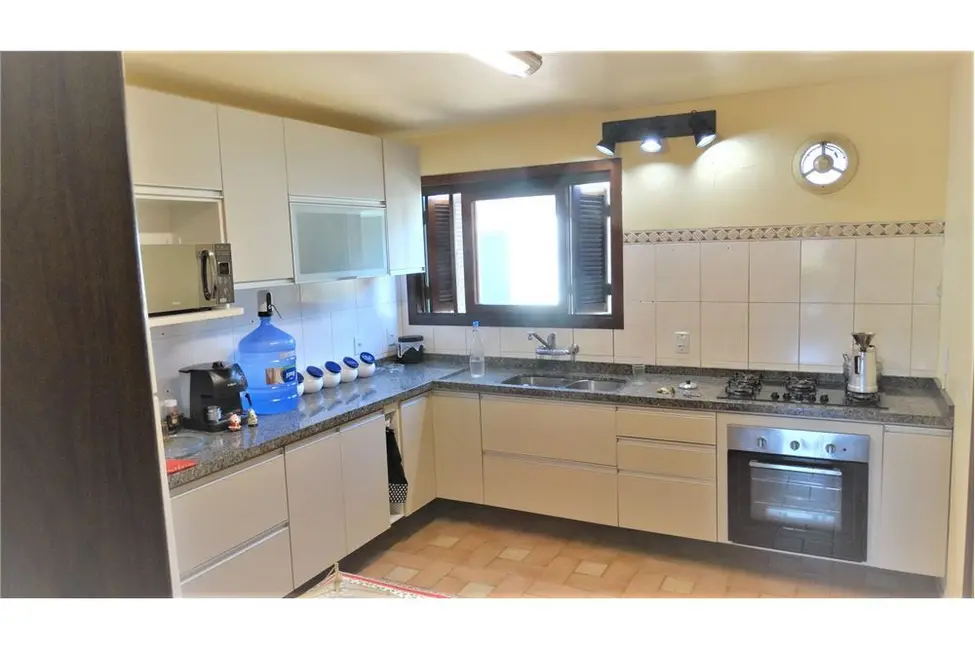 Casa à venda, 317m2 em Nonoai, Porto Alegre - RS - imagem 3 Foto 3 de Casa à venda, 317m2 em Nonoai, Porto Alegre - RS