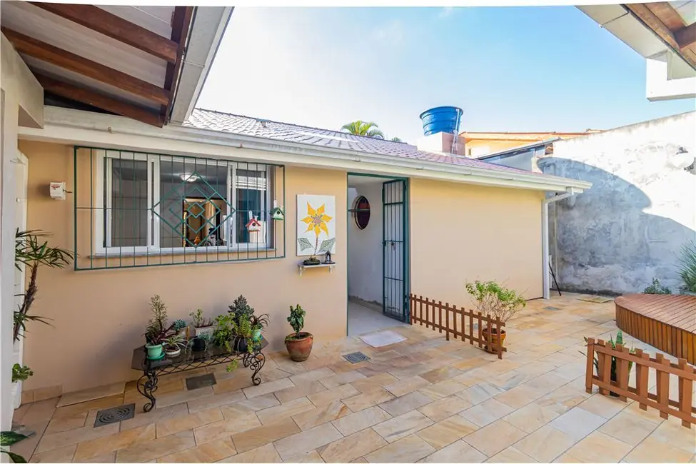 Casa com 3 quartos à venda, 221m2 em Santa Tereza, Porto Alegre - RS - imagem 6 Foto 6 de Casa com 3 quartos à venda, 221m2 em Santa Tereza, Porto Alegre - RS