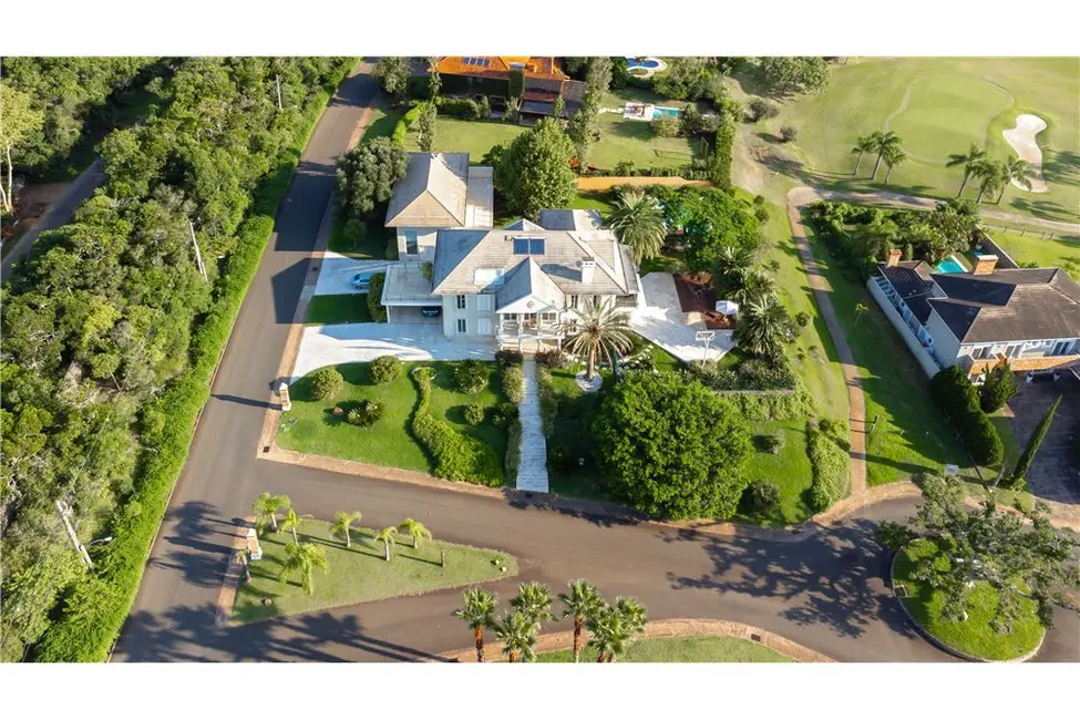 Casa com 7 quartos à venda, 941m2 em Belém Novo, Porto Alegre - RS - imagem 3 Foto 3 de Casa com 7 quartos à venda, 941m2 em Belém Novo, Porto Alegre - RS