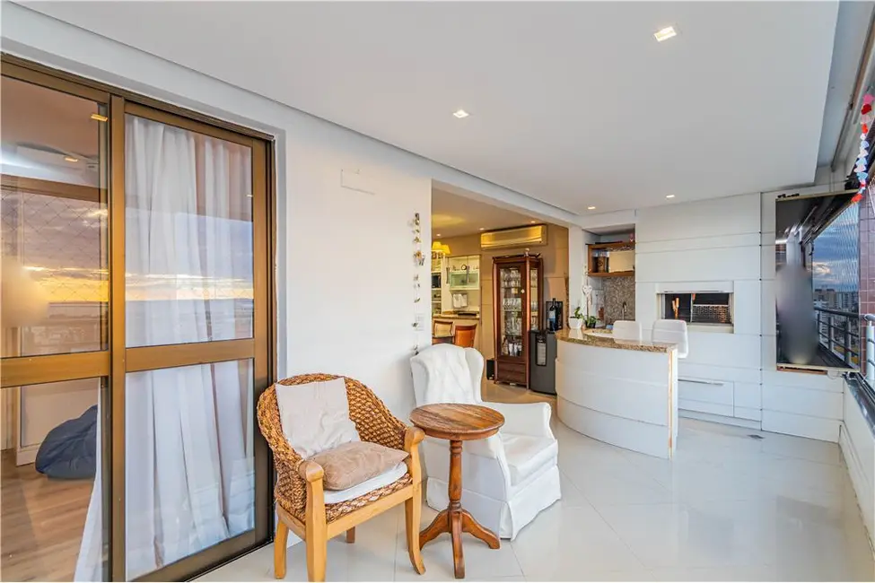 Apartamento com 3 quartos à venda, 126m2 em Menino Deus, Porto Alegre - RS - imagem 9 Foto 9 de Apartamento com 3 quartos à venda, 126m2 em Menino Deus, Porto Alegre - RS