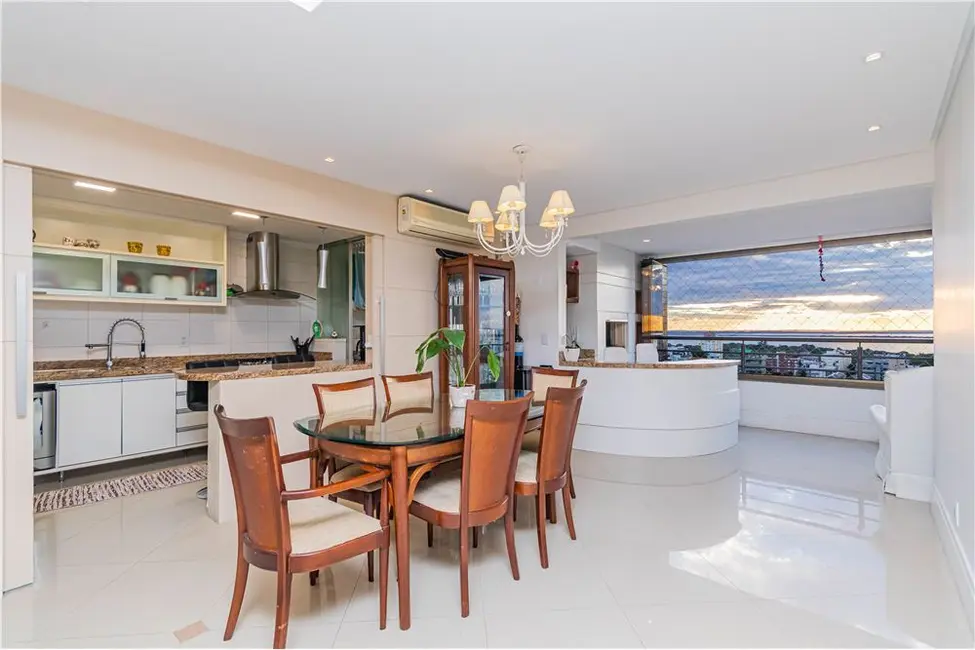 Apartamento com 3 quartos à venda, 126m2 em Menino Deus, Porto Alegre - RS - imagem 6 Foto 6 de Apartamento com 3 quartos à venda, 126m2 em Menino Deus, Porto Alegre - RS