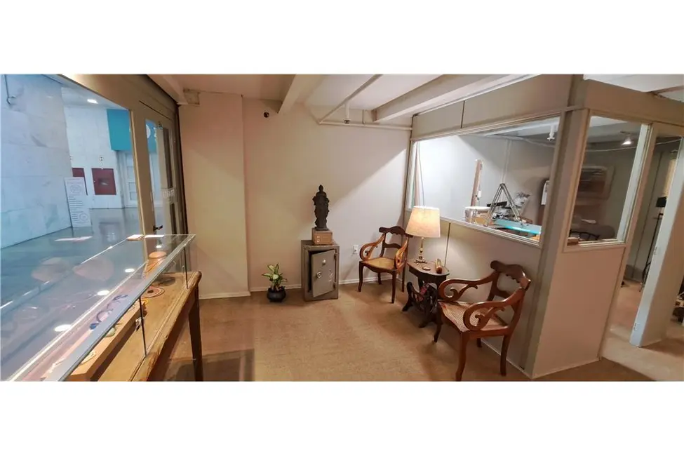 Foto 2 de Loja à venda, 45m2 em Rio Branco, Porto Alegre - RS