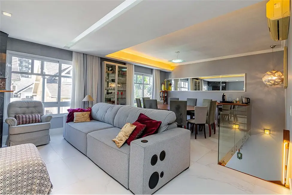 Casa com 4 quartos à venda, 252m2 em Jardim Carvalho, Porto Alegre - RS - imagem 1 Foto 1 de Casa com 4 quartos à venda, 252m2 em Jardim Carvalho, Porto Alegre - RS