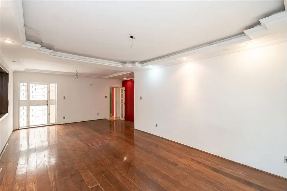 Casa com 4 quartos à venda, 254m2 em Petrópolis, Porto Alegre - RS - imagem 8 Foto 8 de Casa com 4 quartos à venda, 254m2 em Petrópolis, Porto Alegre - RS