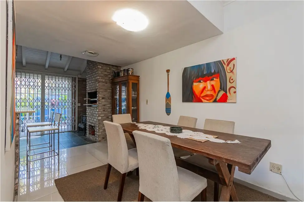 Foto 2 de Casa com 2 quartos à venda, 95m2 em Ipanema, Porto Alegre - RS