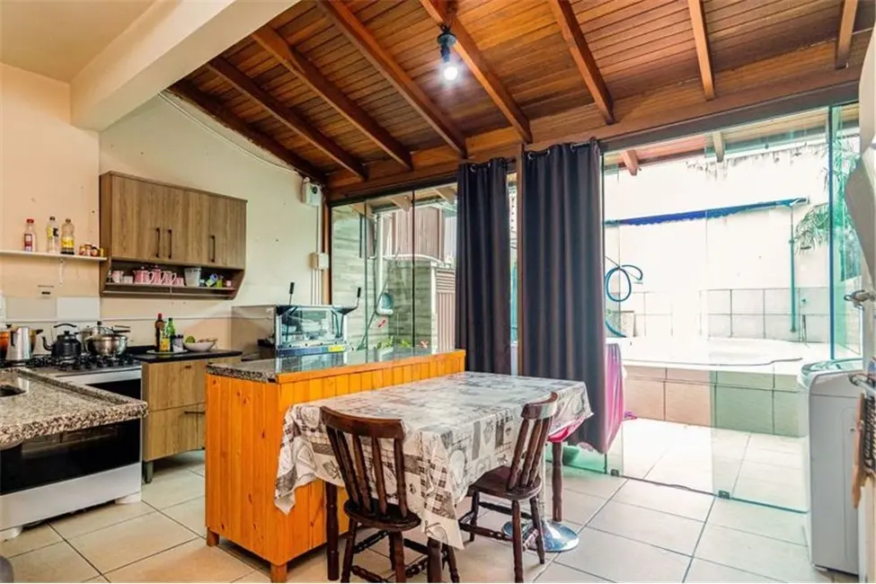 Foto 7 de Casa à venda, 156m2 em Guarujá, Porto Alegre - RS