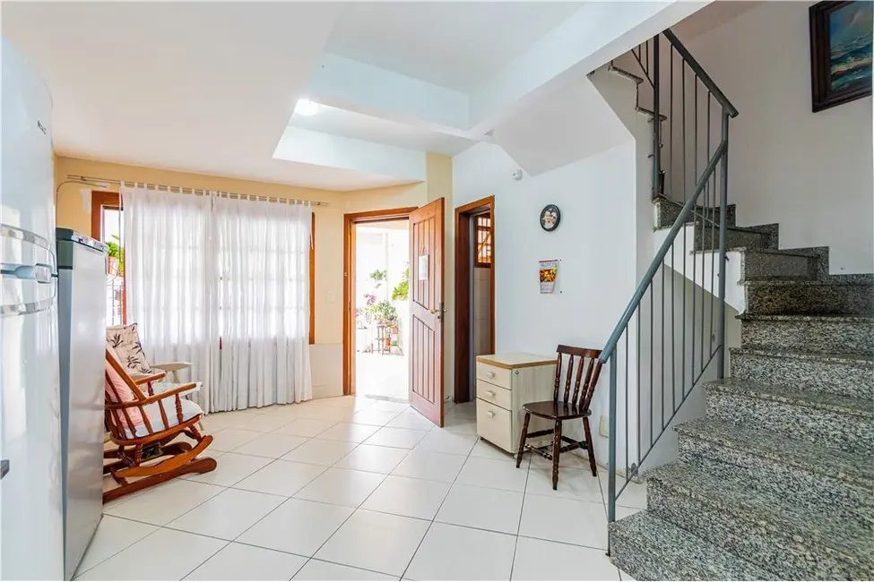 Foto 4 de Casa à venda, 156m2 em Guarujá, Porto Alegre - RS
