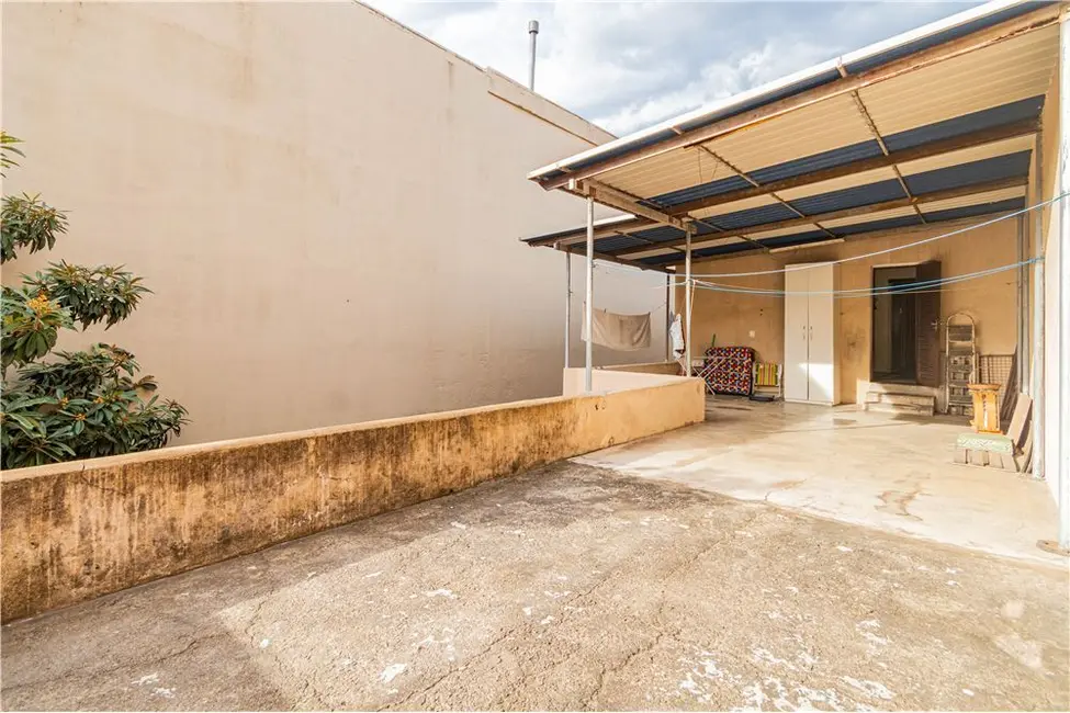 Casa com 4 quartos à venda, 200m2 em Santa Cecília, Porto Alegre - RS - imagem 4 Foto 4 de Casa com 4 quartos à venda, 200m2 em Santa Cecília, Porto Alegre - RS