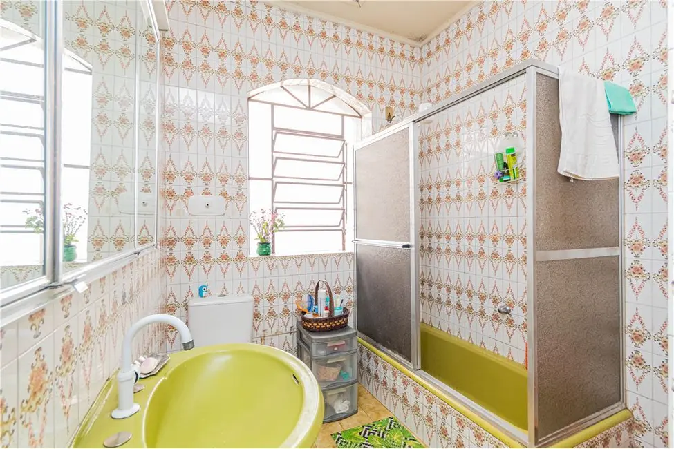 Casa com 4 quartos à venda, 200m2 em Santa Cecília, Porto Alegre - RS - imagem 8 Foto 8 de Casa com 4 quartos à venda, 200m2 em Santa Cecília, Porto Alegre - RS