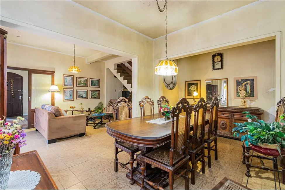 Foto 1 de Casa com 4 quartos à venda, 200m2 em Santa Cecília, Porto Alegre - RS
