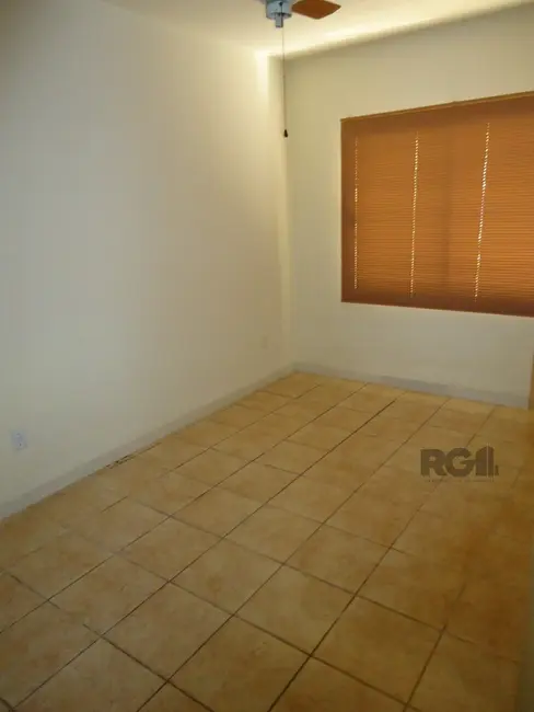 Casa com 3 quartos à venda, 279m2 em Partenon, Porto Alegre - RS - imagem 6 Foto 6 de Casa com 3 quartos à venda, 279m2 em Partenon, Porto Alegre - RS