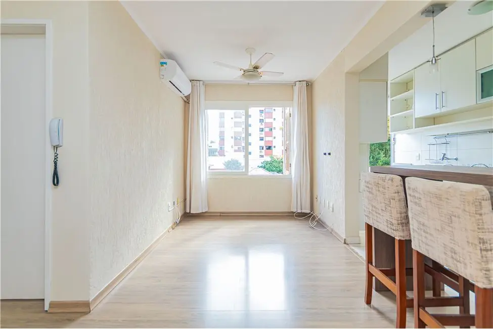 Foto 2 de Apartamento com 1 quarto à venda, 47m2 em Menino Deus, Porto Alegre - RS