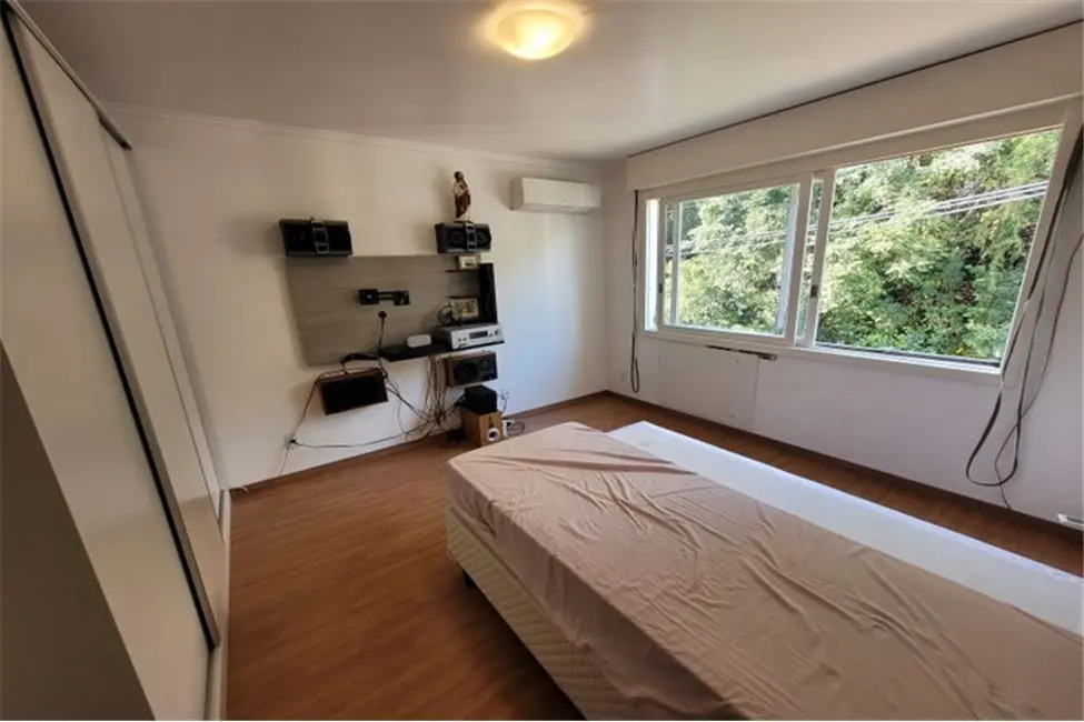 Apartamento com 3 quartos à venda, 164m2 em Moinhos de Vento, Porto Alegre - RS - imagem 7 Foto 7 de Apartamento com 3 quartos à venda, 164m2 em Moinhos de Vento, Porto Alegre - RS