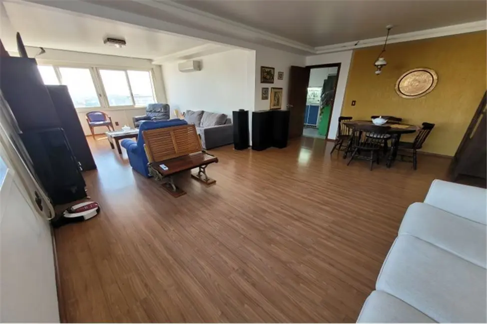 Apartamento com 3 quartos à venda, 164m2 em Moinhos de Vento, Porto Alegre - RS - imagem 3 Foto 3 de Apartamento com 3 quartos à venda, 164m2 em Moinhos de Vento, Porto Alegre - RS