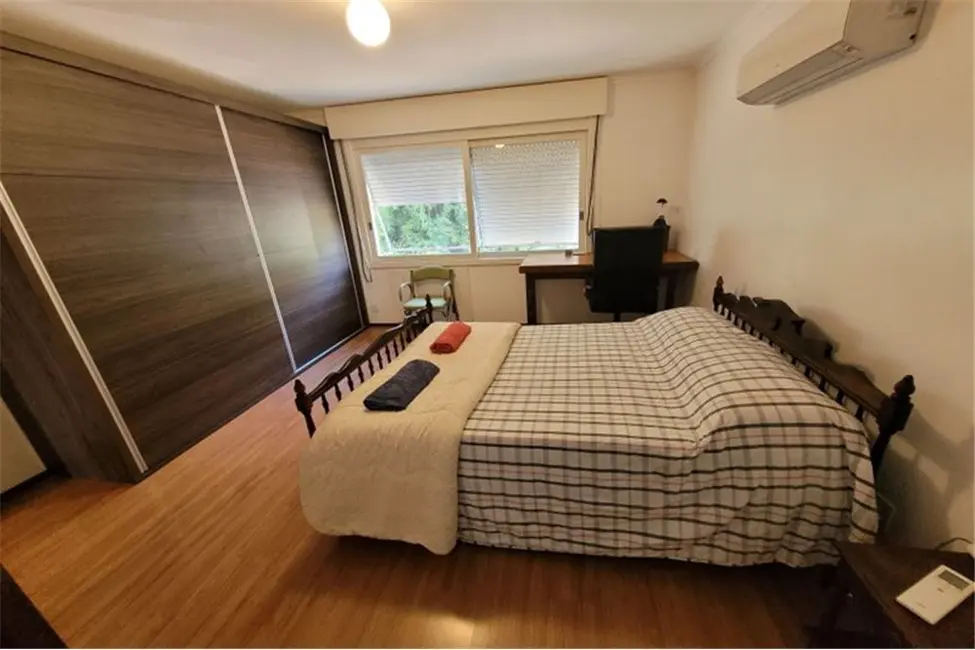 Apartamento com 3 quartos à venda, 164m2 em Moinhos de Vento, Porto Alegre - RS - imagem 6 Foto 6 de Apartamento com 3 quartos à venda, 164m2 em Moinhos de Vento, Porto Alegre - RS