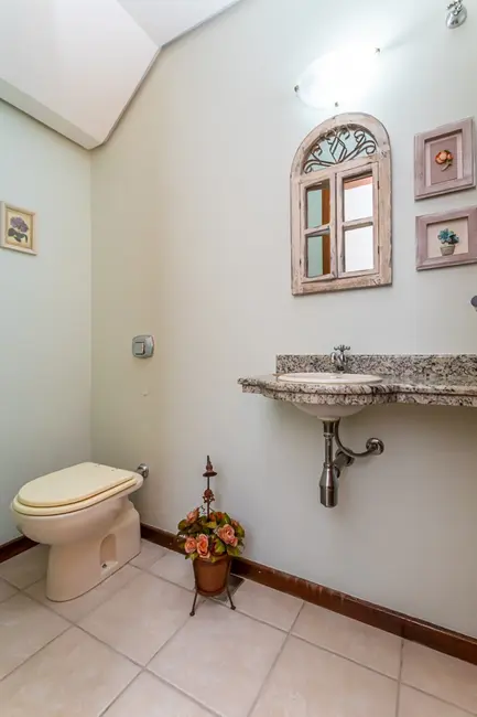 Casa com 4 quartos à venda, 307m2 em Jardim Isabel, Porto Alegre - RS - imagem 4 Foto 4 de Casa com 4 quartos à venda, 307m2 em Jardim Isabel, Porto Alegre - RS