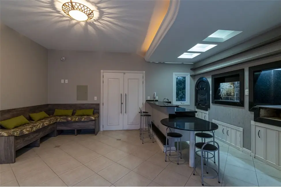 Casa com 4 quartos à venda, 340m2 em Estância Velha, Canoas - RS - imagem 8 Foto 8 de Casa com 4 quartos à venda, 340m2 em Estância Velha, Canoas - RS