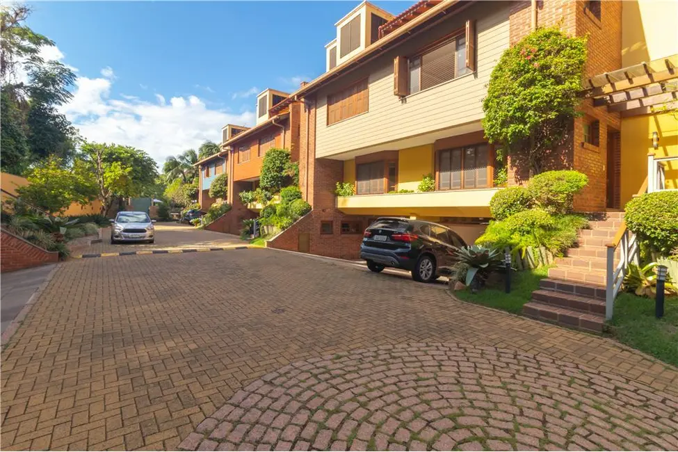 Casa com 4 quartos à venda, 388m2 em Três Figueiras, Porto Alegre - RS - imagem 4 Foto 4 de Casa com 4 quartos à venda, 388m2 em Três Figueiras, Porto Alegre - RS