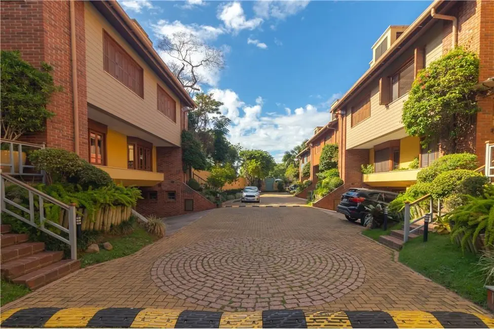 Foto 2 de Casa com 4 quartos à venda, 388m2 em Três Figueiras, Porto Alegre - RS