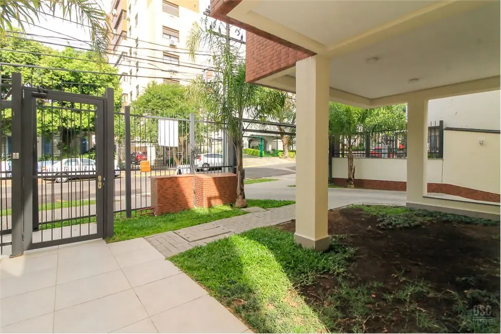 Foto 3 de Apartamento com 2 quartos à venda, 69m2 em São João, Porto Alegre - RS