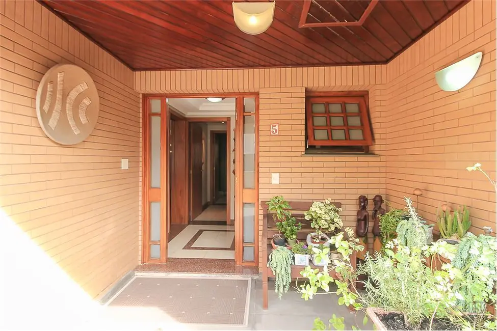 Casa com 4 quartos à venda, 320m2 em Santa Tereza, Porto Alegre - RS - imagem 3 Foto 3 de Casa com 4 quartos à venda, 320m2 em Santa Tereza, Porto Alegre - RS