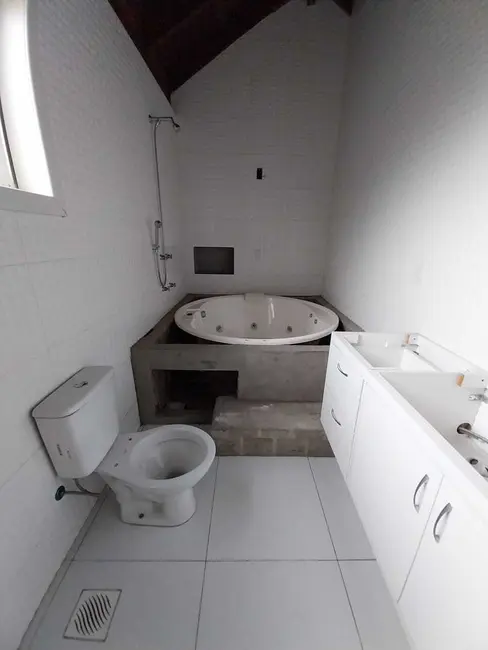 Casa com 3 quartos à venda, 170m2 em Vila Jardim, Porto Alegre - RS - imagem 8 Foto 8 de Casa com 3 quartos à venda, 170m2 em Vila Jardim, Porto Alegre - RS