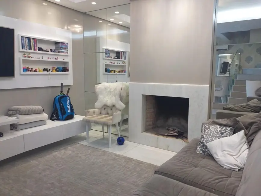 Casa com 3 quartos à venda, 230m2 em Santa Tereza, Porto Alegre - RS - imagem 3 Foto 3 de Casa com 3 quartos à venda, 230m2 em Santa Tereza, Porto Alegre - RS