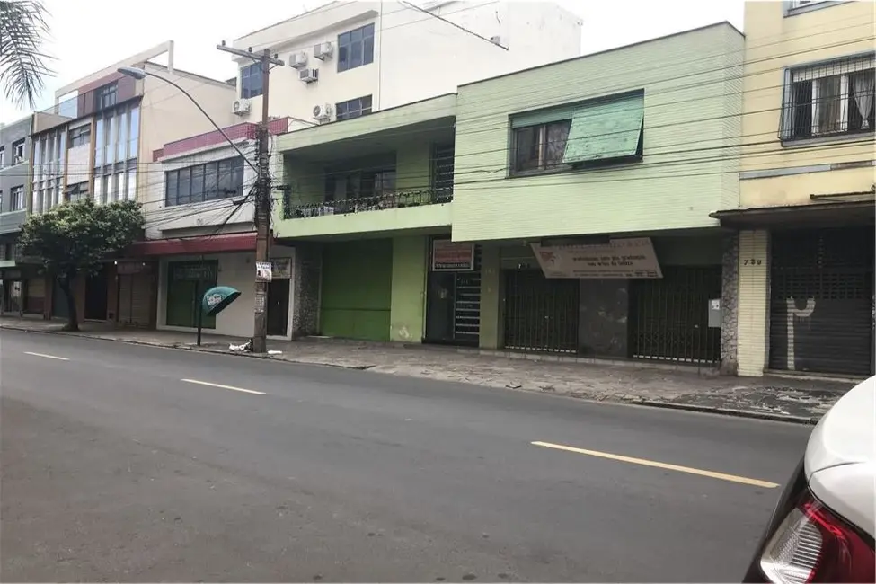 Foto 2 de Casa à venda, 315m2 em Navegantes, Porto Alegre - RS