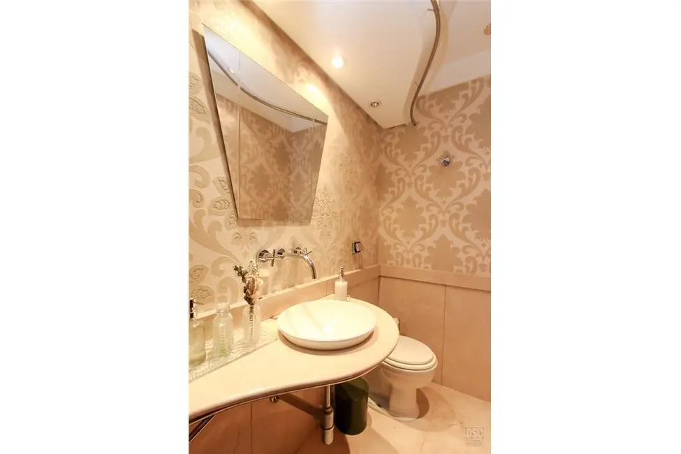 Casa com 3 quartos à venda, 409m2 em São João, Porto Alegre - RS - imagem 9 Foto 9 de Casa com 3 quartos à venda, 409m2 em São João, Porto Alegre - RS