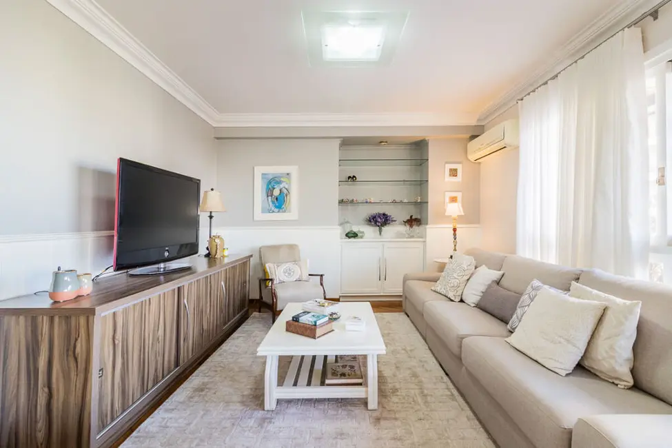 Apartamento com 3 quartos à venda, 200m2 em Três Figueiras, Porto Alegre - RS - imagem 3 Foto 3 de Apartamento com 3 quartos à venda, 200m2 em Três Figueiras, Porto Alegre - RS