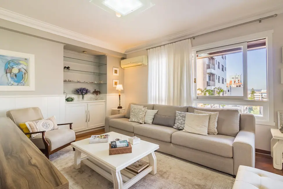 Apartamento com 3 quartos à venda, 200m2 em Três Figueiras, Porto Alegre - RS - imagem 2 Foto 2 de Apartamento com 3 quartos à venda, 200m2 em Três Figueiras, Porto Alegre - RS