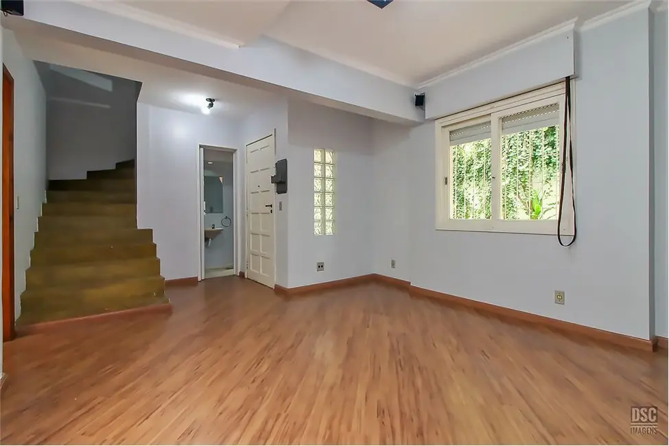 Casa com 3 quartos à venda, 138m2 em Cristal, Porto Alegre - RS - imagem 4 Foto 4 de Casa com 3 quartos à venda, 138m2 em Cristal, Porto Alegre - RS