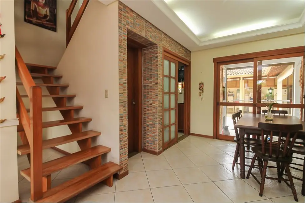 Casa com 3 quartos à venda, 200m2 em Ipanema, Porto Alegre - RS - imagem 7 Foto 7 de Casa com 3 quartos à venda, 200m2 em Ipanema, Porto Alegre - RS