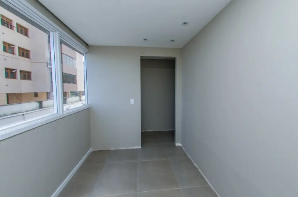 Sala Comercial à venda, 38m2 em São João, Porto Alegre - RS - imagem 3 Foto 3 de Sala Comercial à venda, 38m2 em São João, Porto Alegre - RS