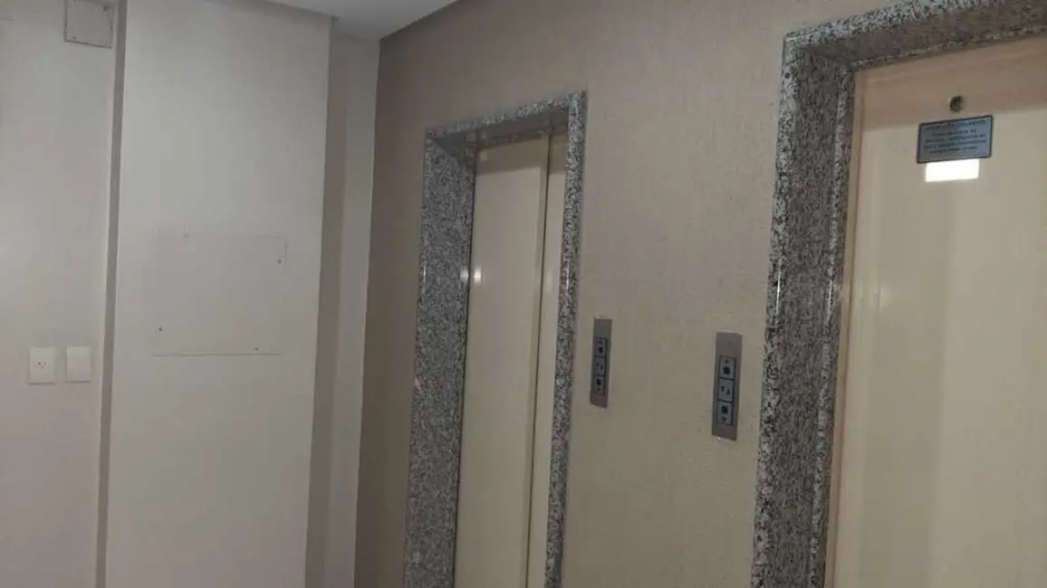 Foto 4 de Sala Comercial à venda, 47m2 em Santana, Porto Alegre - RS