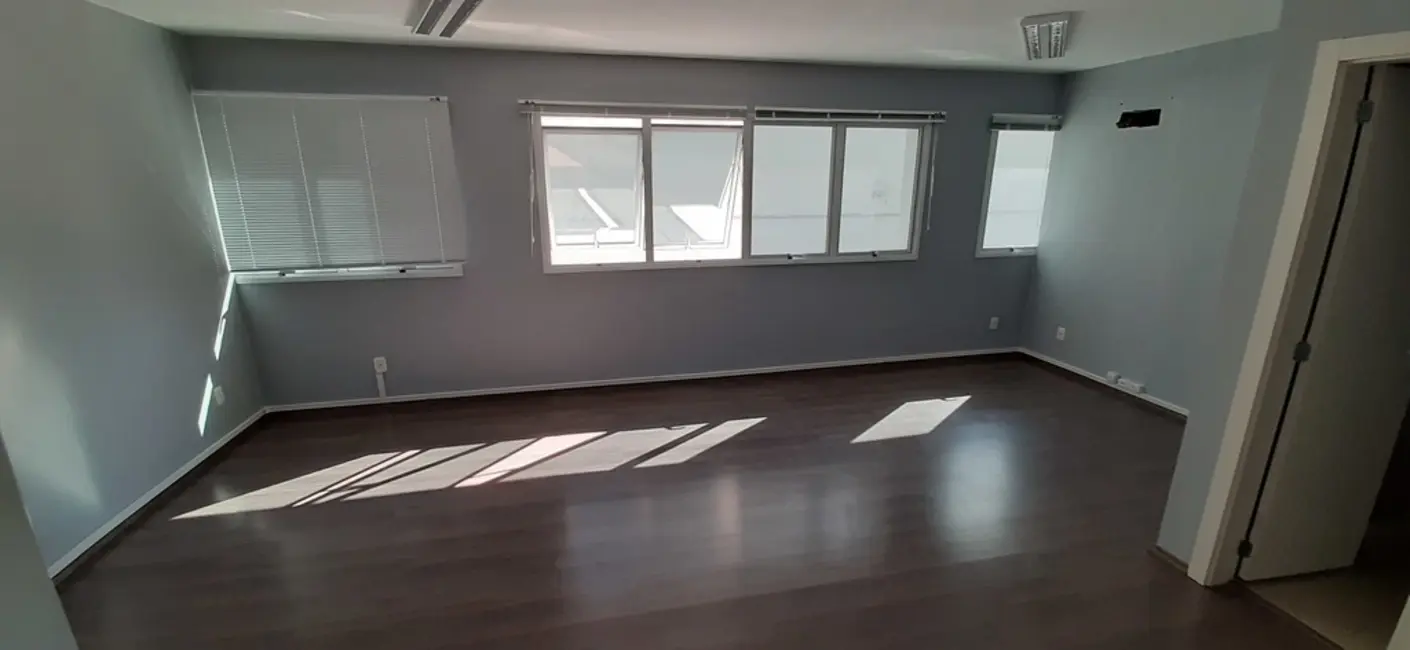Foto 2 de Sala Comercial à venda, 32m2 em Menino Deus, Porto Alegre - RS