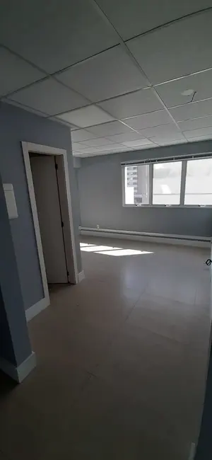 Sala Comercial à venda, 72m2 em Menino Deus, Porto Alegre - RS - imagem 4 Foto 4 de Sala Comercial à venda, 72m2 em Menino Deus, Porto Alegre - RS