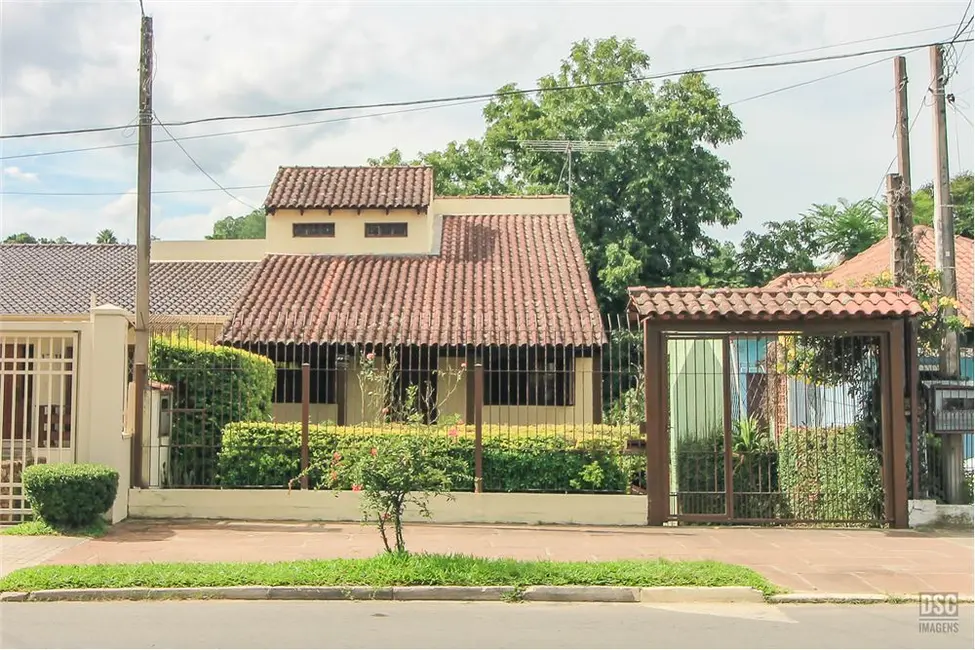 Foto 1 de Casa com 2 quartos à venda, 189m2 em Vila Nova, Porto Alegre - RS