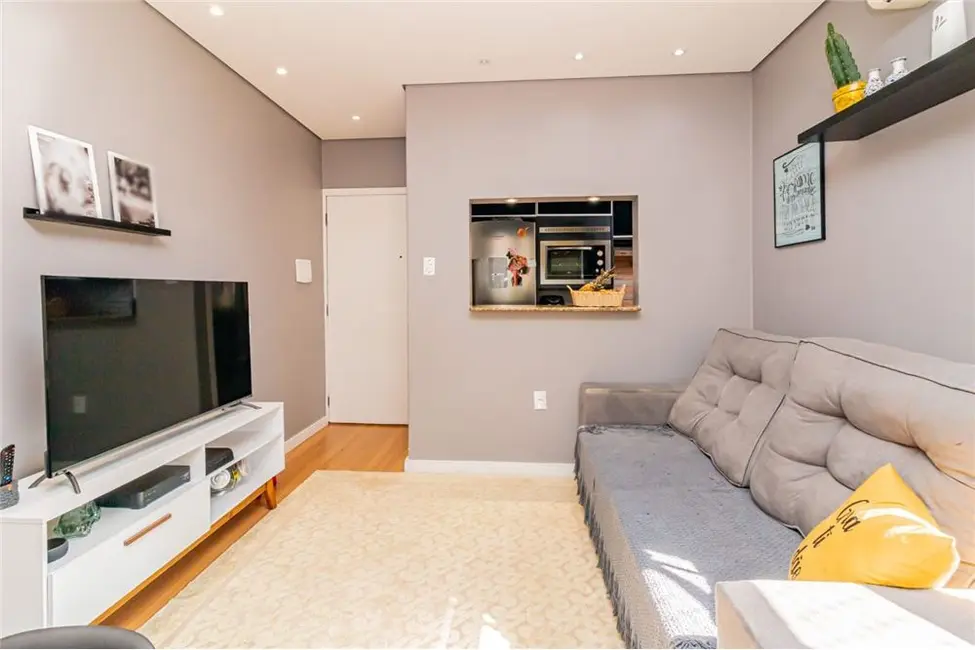 Foto 2 de Apartamento com 3 quartos à venda, 65m2 em São João, Porto Alegre - RS