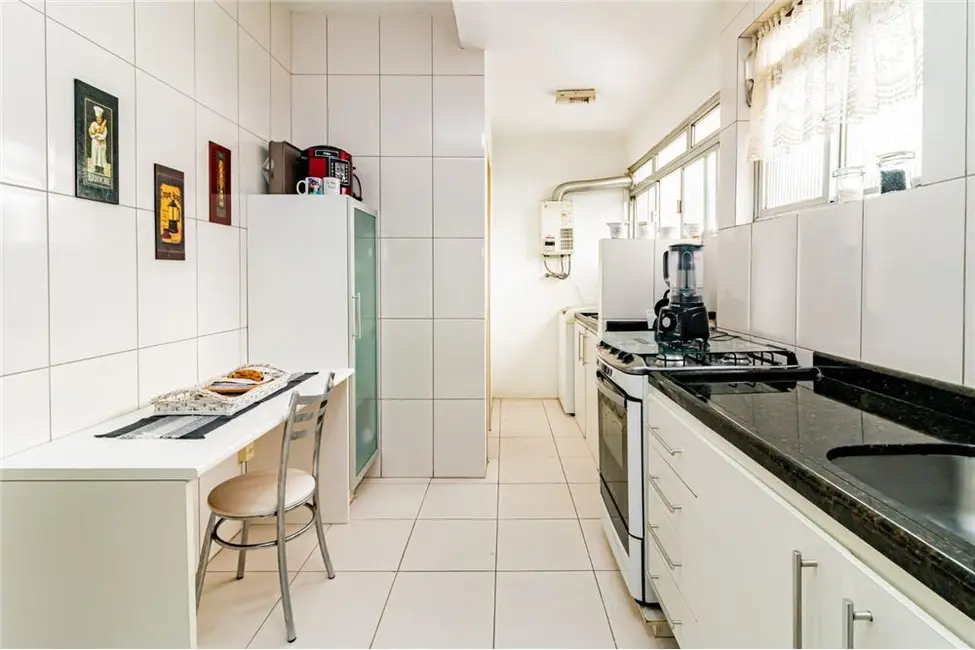 Apartamento com 3 quartos à venda, 101m2 em Menino Deus, Porto Alegre - RS - imagem 9 Foto 9 de Apartamento com 3 quartos à venda, 101m2 em Menino Deus, Porto Alegre - RS