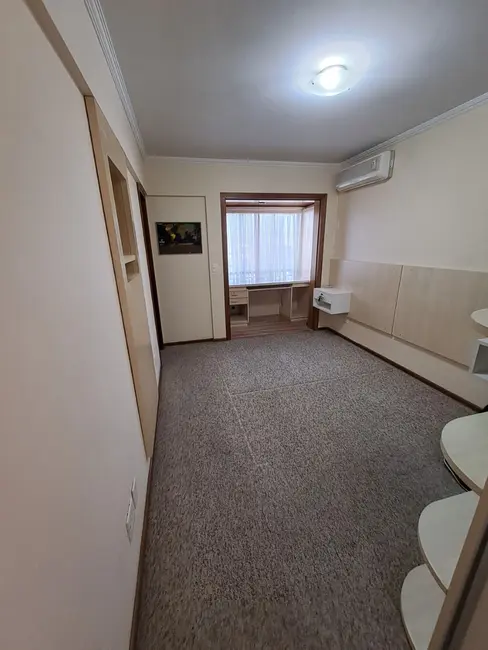 Apartamento com 2 quartos à venda, 80m2 em Petrópolis, Porto Alegre - RS - imagem 4 Foto 4 de Apartamento com 2 quartos à venda, 80m2 em Petrópolis, Porto Alegre - RS