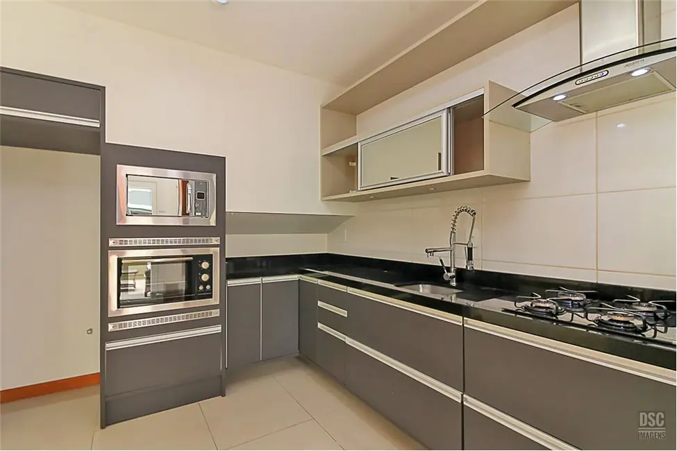 Casa com 3 quartos à venda, 150m2 em Hípica, Porto Alegre - RS - imagem 8 Foto 8 de Casa com 3 quartos à venda, 150m2 em Hípica, Porto Alegre - RS